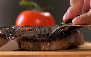 Стейк из говядины в духовке – для настоящих любителей мяса